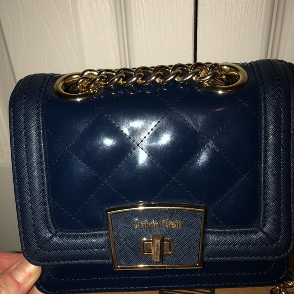 Calvin Klein mini box crossbody - Picture 2 of 6